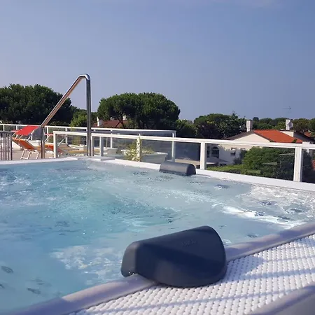 Liza 1 Villa Albarella Island